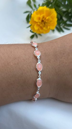 Pulseira banhada a prata com pedras rosas claros arredondas simples